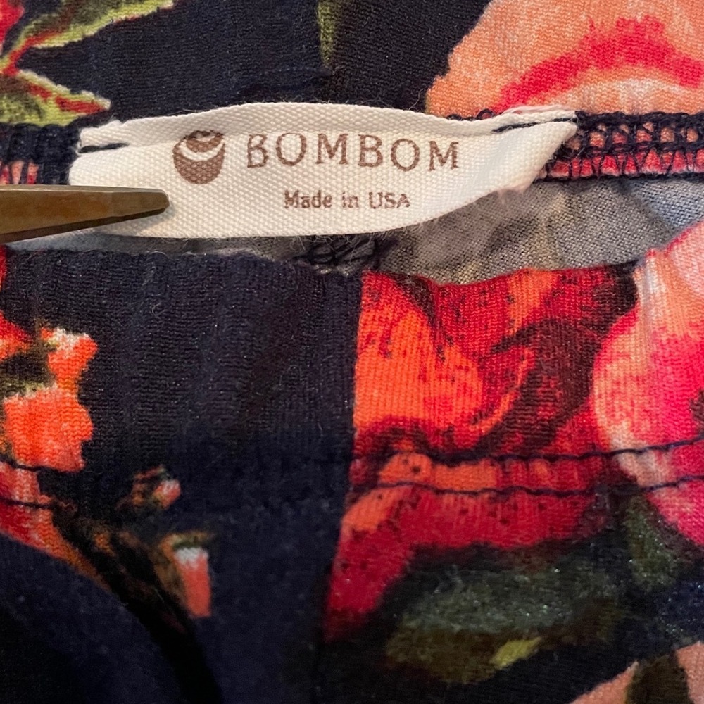 BOM‎ BOM Women's Large Navy Blue Floral Print Leggings Made in USA - Picture 3 of 6